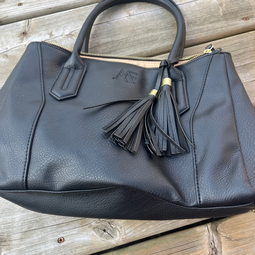Walmart brand black bag in great condition